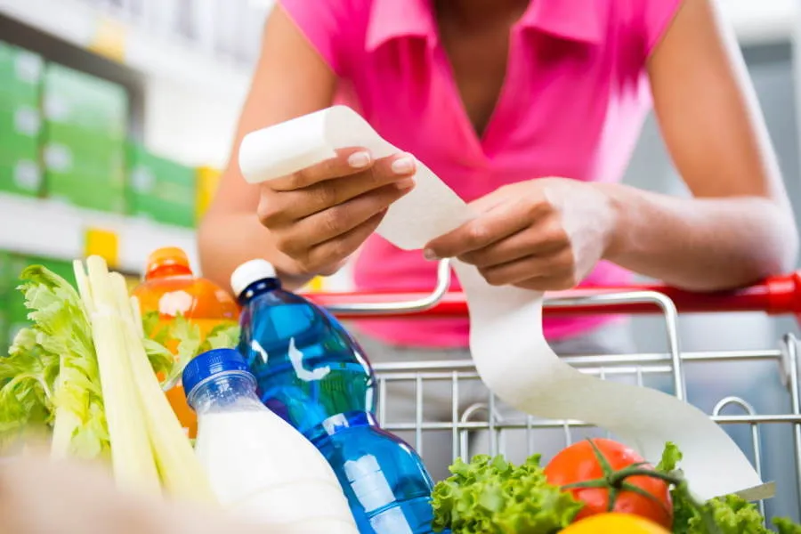 woman grocery shopping