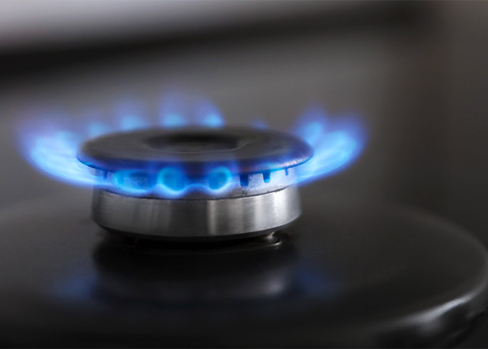 gas burner blue flame on stove